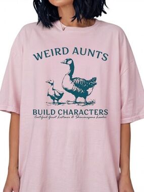 Weird Aunts Build Characters Goose Bird Funny Meme Vintage Pink T-Shirt